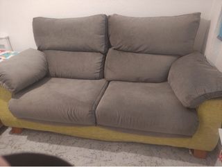 Sofá cama estructura metal cojines recien puestos