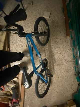 Bicicleta BMX azul