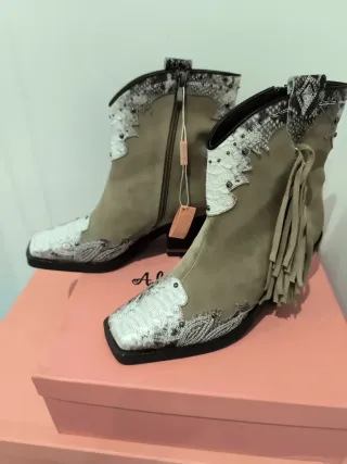 Botines Alma en Pena Beige y Blanco