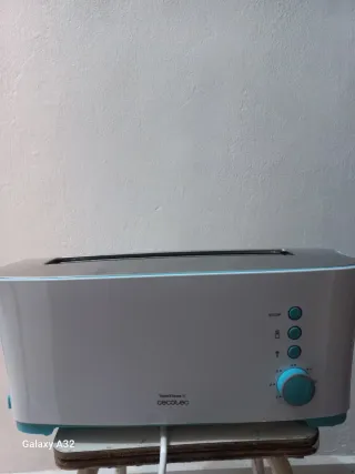 Tostadora Cecotec Blanca y Azul