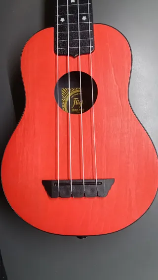 Ukelele Rojo Flight