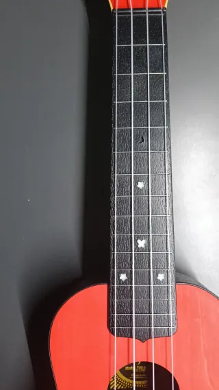 Ukelele Rojo Flight