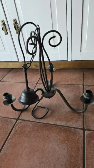 Lámpara de forja rústica