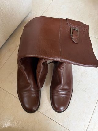 Botas de piel marrón Zara