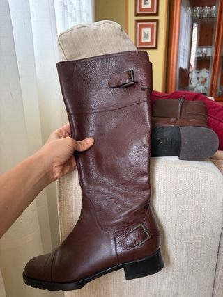 Botas de piel marrón Zara