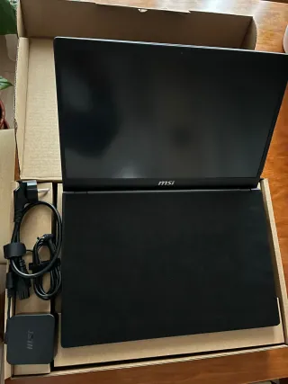 Portátil MSI Modern 15 Negro