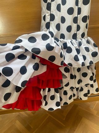 Vestido de sevillana lunares