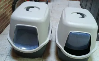 2 Areneros o caseta para Gatos