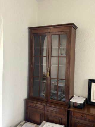 Mueble vitrina y aparador madera