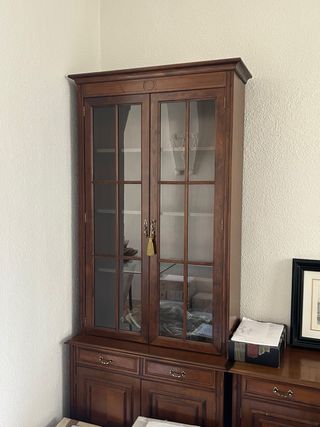 Mueble vitrina y aparador madera