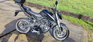 VOGE 125R con soporte de baúl