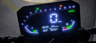 VOGE 125R con soporte de baúl