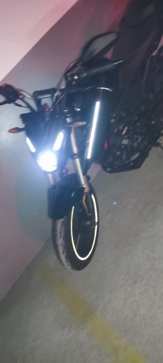 VOGE 125R con soporte de baúl