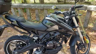 VOGE 125R con soporte de baúl