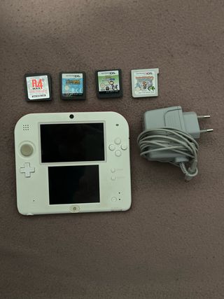 Nintendo 2DS Blanca con mas de 80 juegos