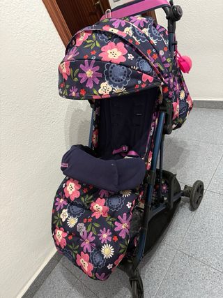 Silla de paseo Cosatto flores con saco incluido
