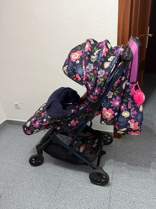 Silla de paseo Cosatto flores con saco incluido