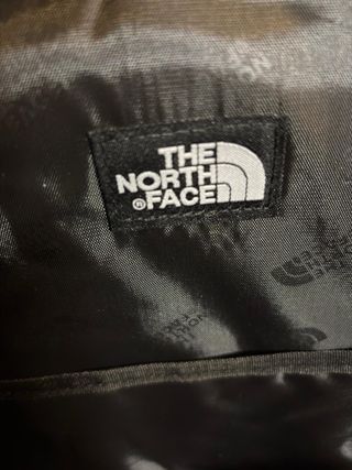 Mochila The North Face Morado y Negro