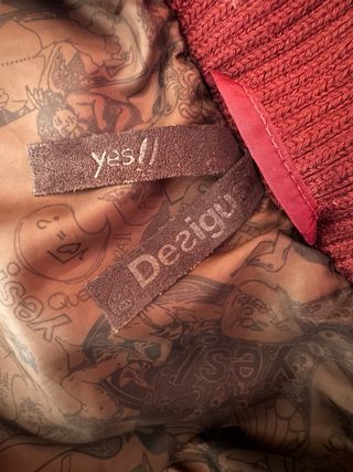 Abrigo acolchado Desigual con estampado floral