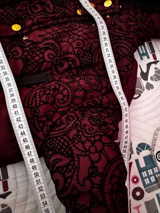 Abrigo acolchado Desigual con estampado floral