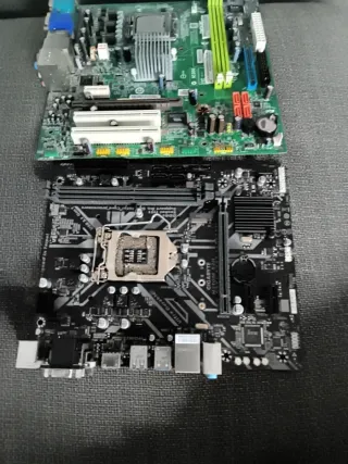 Placa Base Gigabyte hay 1 rota todo 5$