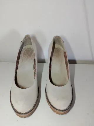 Tacones beige mujer