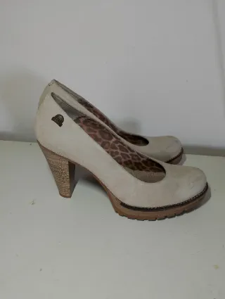 Tacones beige mujer