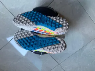 Botas de fútbol Adidas blancas multicolor