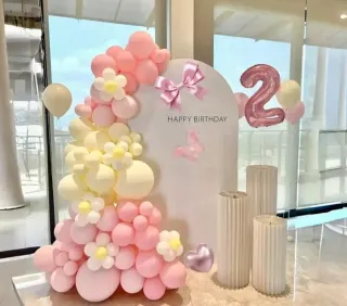 Alquiler Arco y Pedestales Decoración