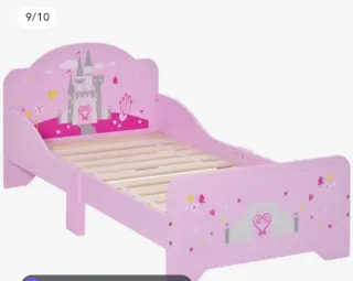 Cama infantil rosa con castillo