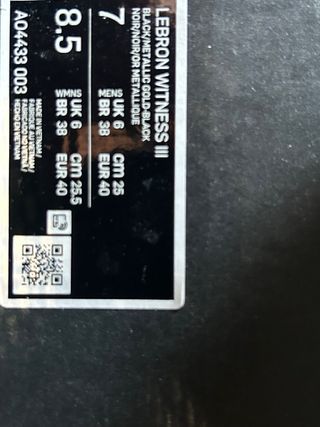 Nike Lebron Witness III Negro y Dorado