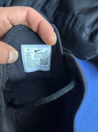 Nike Lebron Witness III Negro y Dorado