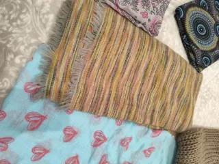 Lote 8 pañuelos varios estampados