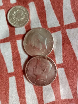 "Monedas plata plata 2 Medios Dólares 1 Bolívar"