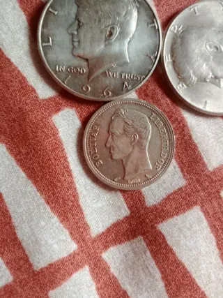 "Monedas plata plata 2 Medios Dólares 1 Bolívar"