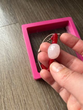 Pulsera Cuarzo Rosa y Abalorios Rojos