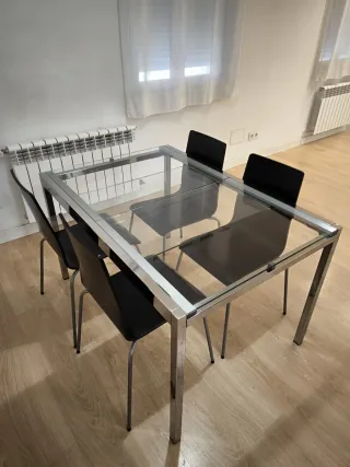 Mesa Comedor Cristal Extensible Plata + 4 sillas