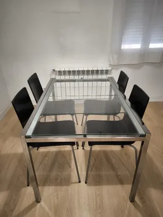 Mesa Comedor Cristal Extensible Plata + 4 sillas