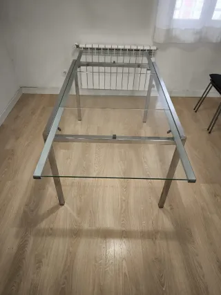 Mesa Comedor Cristal Extensible Plata + 4 sillas