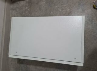 Cajón de cocina blanco y plateado