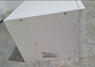 Cajón de cocina blanco y plateado
