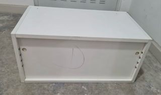 Cajón de cocina blanco y plateado