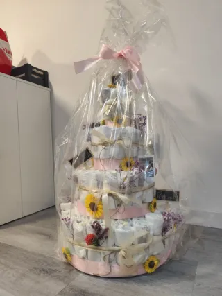Tarta de pañales personalizada (Dodot) - 4 pisos