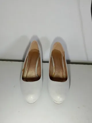 Tacones blancos mujer