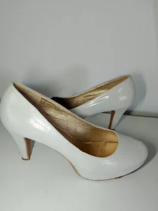 Tacones blancos mujer