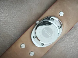 Reloj Tous Brazalete Cuero Rojo