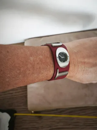 Reloj Tous Brazalete Cuero Rojo