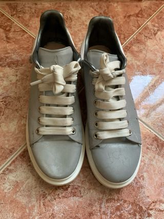 Alexander McQueen Zapatillas Oversized Gris/Blanco