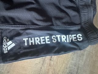 Camiseta Adidas Negra y camiseta coral talla M