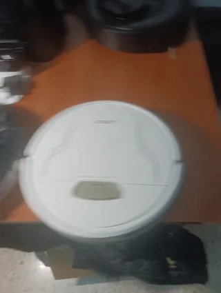 Robot aspirador Laresar + otro de recanbio